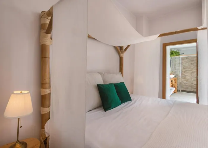 Готель Aldeia De